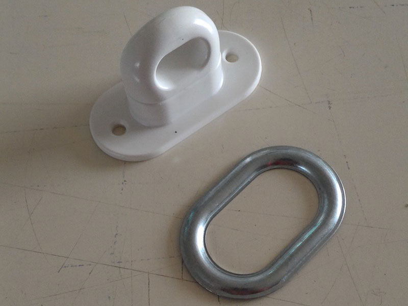 Occhielli e ganci a farfalla
